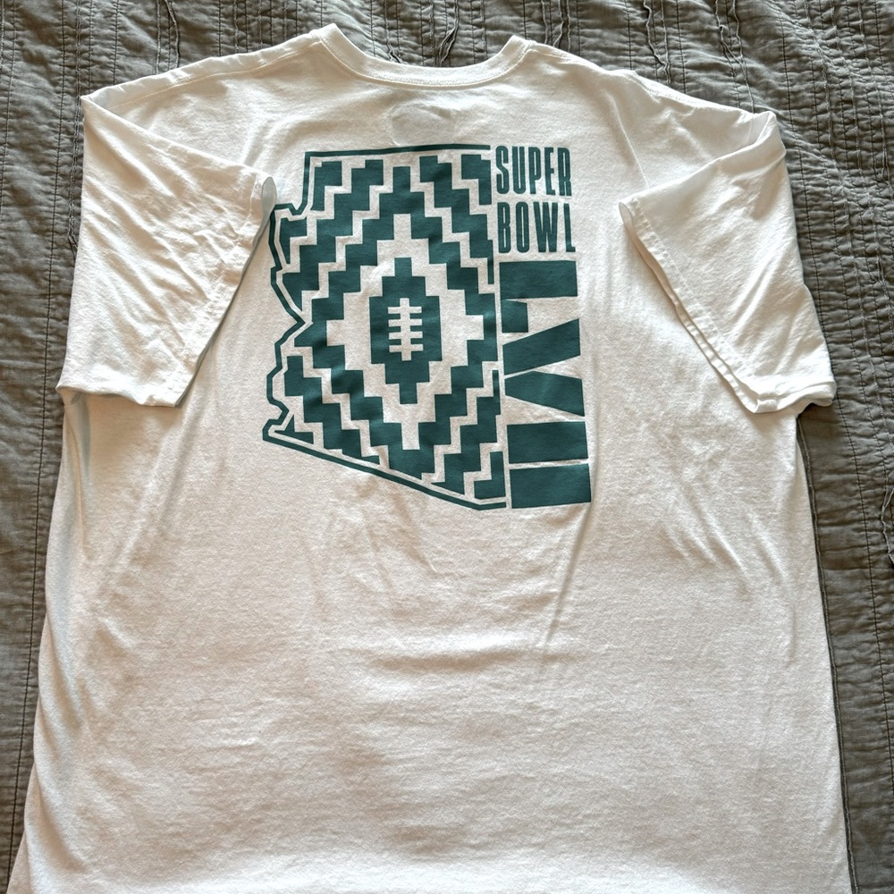 Men’s 2XL T-shirt with Super Bowl LVII Logo